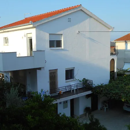 Appartement With Parking Space - 11316 Trogir