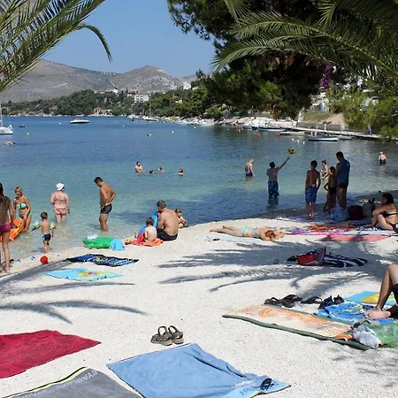 Apartments With Parking Space Trogir - 11316 *