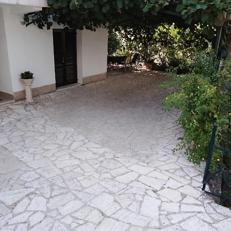 Apartments With Parking Space Trogir - 11316 Apartment *