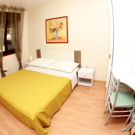 Apartments With Parking Space Trogir - 11316 Apartment