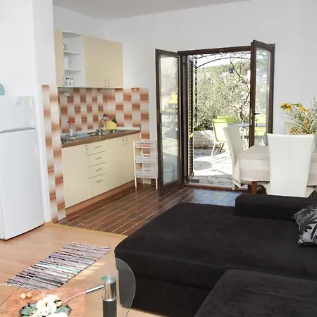 With Parking Space - 11316 Appartement