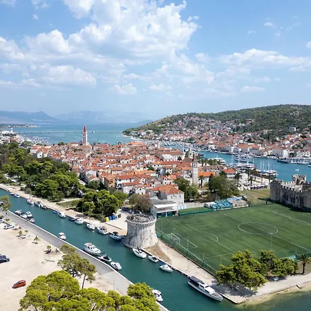 Apartments With Parking Space Trogir - 11316 Apartment Trogir