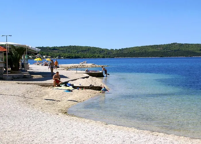 Apartman Apartments With Parking Space Trogir - 11316