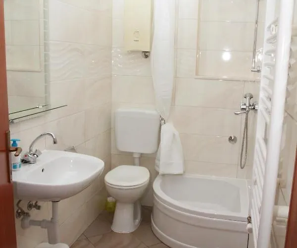 Apartments With Parking Space Trogir - 11316 *