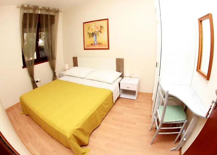 Apartments With Parking Space Trogir - 11316 Apartman