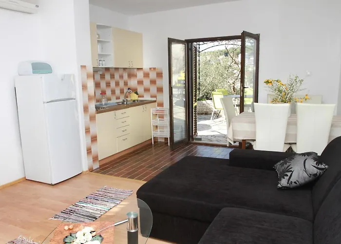 Apartments With Parking Space Trogir - 11316 Apartman