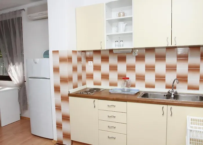 Apartments With Parking Space Trogir - 11316 * Trogir