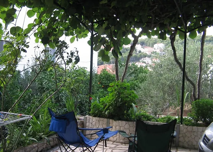 Apartments With Parking Space Trogir - 11316 *